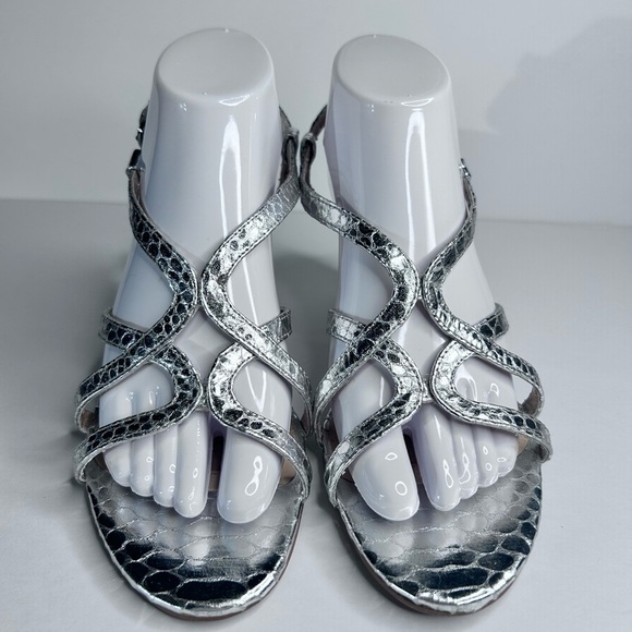 Isola‎ Fidelia Metallic Crocodile Silver 3” Wedge Strappy Heels Sandal Shoes 9 - Picture 6 of 17
